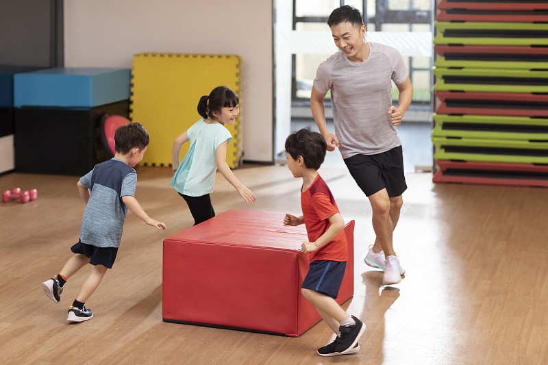 如何通过模拟比赛环境提高篮板实战能力?_1